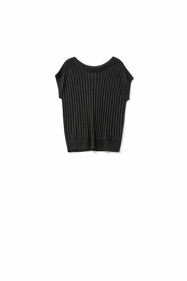 Q2|White Boat-Neck Top- Black