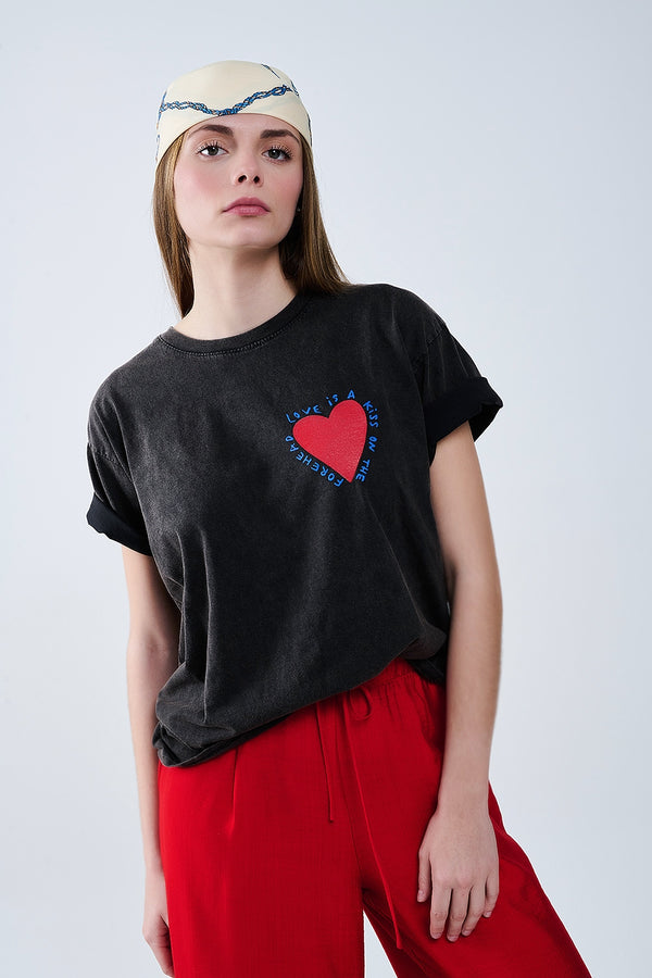 Q2|Black RED Heart T-Shirt