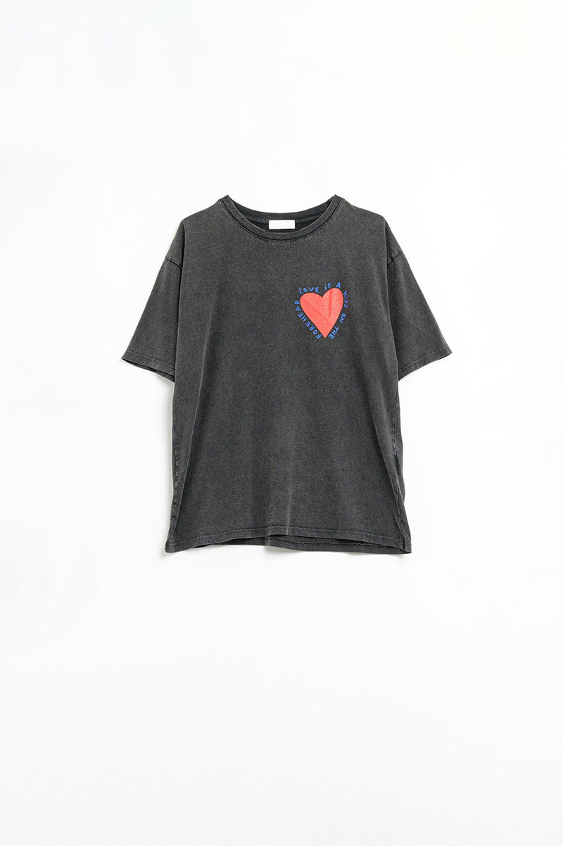 Q2|Black RED Heart T-Shirt