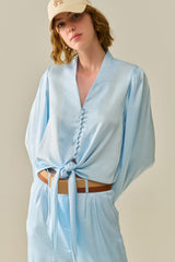 Q2| Cropped Buttoned Knot Top