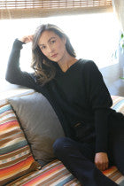 Nostalgia|Black V-Neck Knit Top