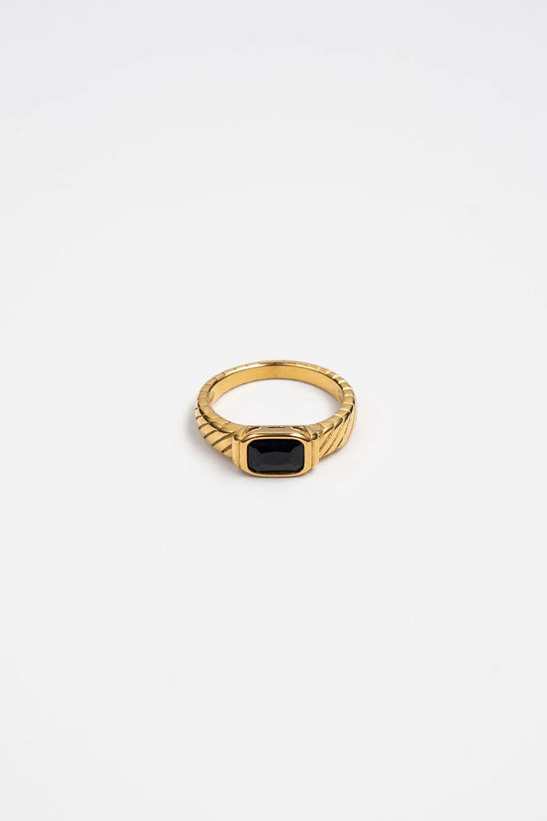 BLACK STONE RING TWISTED